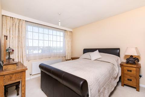 52 Fraser Road, Kings Worthy, Winchester, SO23 7PF