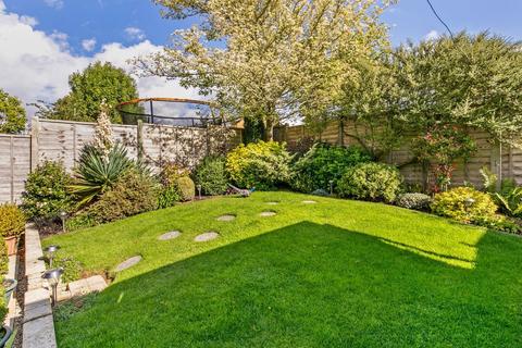52 Fraser Road, Kings Worthy, Winchester, SO23 7PF
