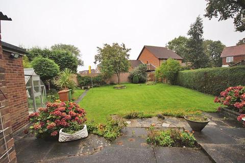 11 Adelphi Drive, Grimsby, DN33 3DT