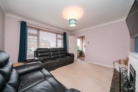 18 Candlefield Walk, Hemel Hempstead, HP3 9UR