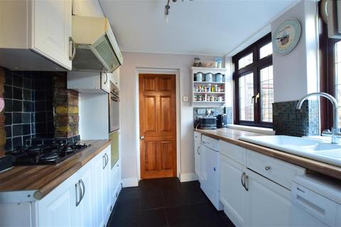 96 Shirehall Road, Dartford, DA2 7SF