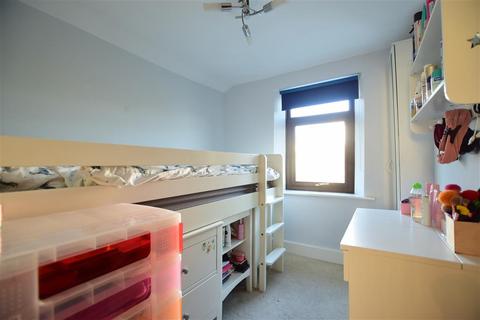 96 Shirehall Road, Dartford, DA2 7SF
