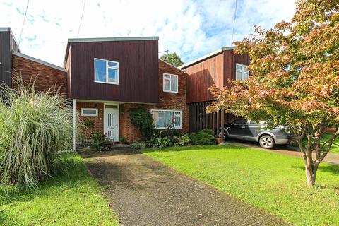 19 Stewards Green Road, Epping, CM16 7DA