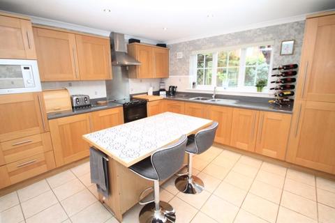 58 Campbell Road, Hawkinge, Folkestone, CT18 7TL