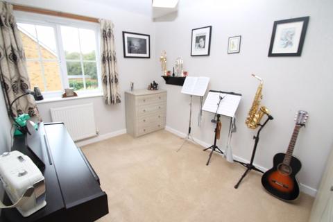 58 Campbell Road, Hawkinge, Folkestone, CT18 7TL