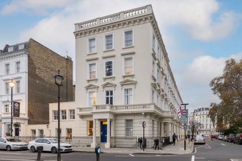 Studio for sale, St. Georges Square, London