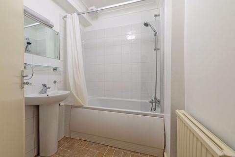 Studio for sale, St. Georges Square, London