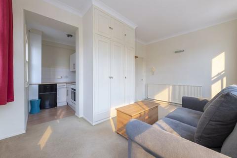 Studio for sale, St. Georges Square, London
