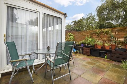 31 Walden Close, Belvedere, DA17 5HD