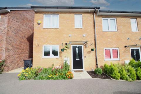 3 bedroom end of terrace house for sale, Farley Meadows, Luton