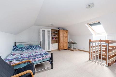 57 Dalatho Crescent, Peebles, EH45 8DT