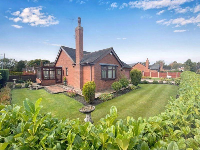 Nevin Avenue, Knypersley, ST8 7BP 3 bed bungalow £265,000