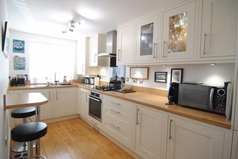 14 Country View, Gloucester, GL4 6RF