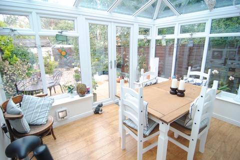 14 Country View, Gloucester, GL4 6RF