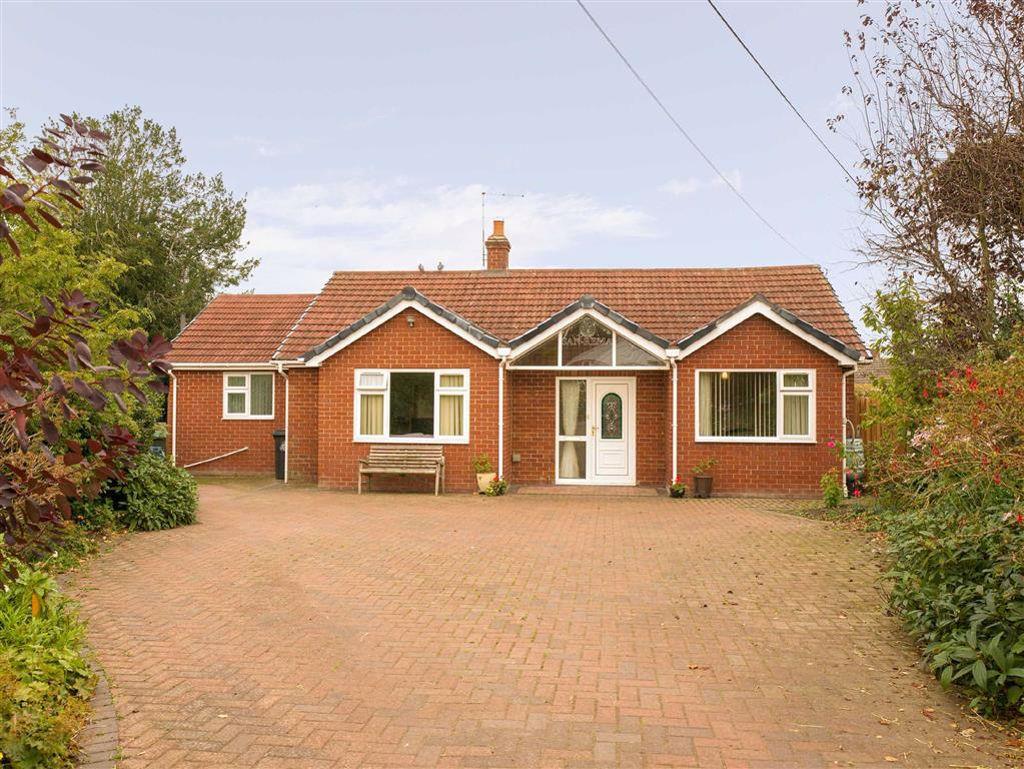 Shrewsbury Road, Ellesmere, SY12 3 bed bungalow £259,995