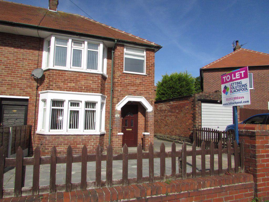 Ludlow Grove, Blackpool, Lancashire 3 bed terraced house £550 pcm (£