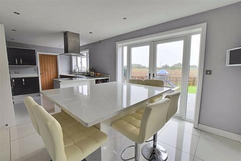Saxon House Lower Ferry Lane, Callow End, Worcester, WR2 4UH