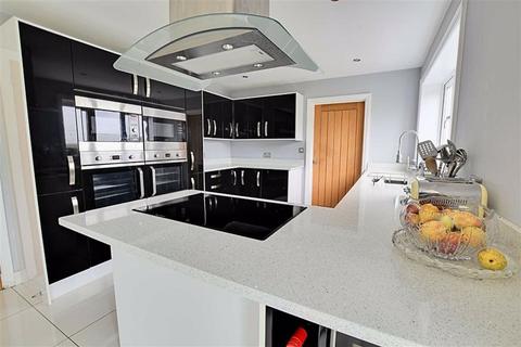 Saxon House Lower Ferry Lane, Callow End, Worcester, WR2 4UH