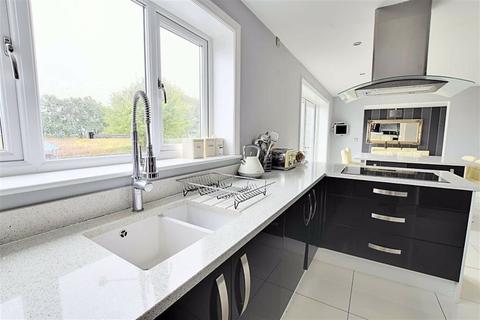 Saxon House Lower Ferry Lane, Callow End, Worcester, WR2 4UH