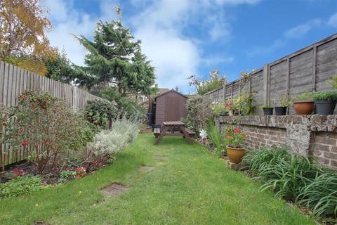 42 Becket Road, Worthing, BN14 7EX