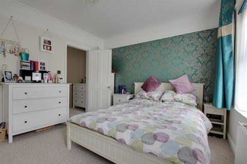 42 Becket Road, Worthing, BN14 7EX