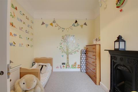42 Becket Road, Worthing, BN14 7EX