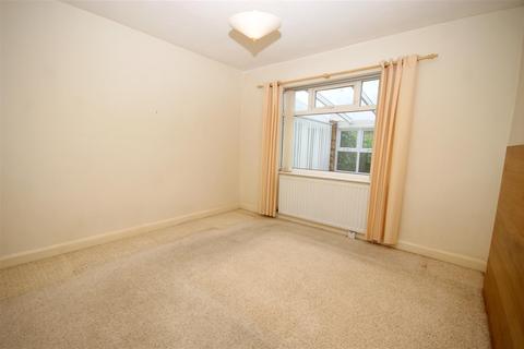 47 Devon Way, Brighouse, HD6 4DT