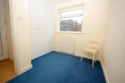 47 Devon Way, Brighouse, HD6 4DT