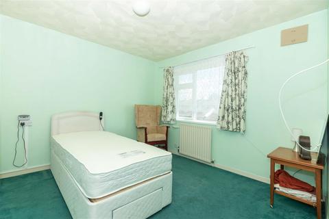 27 The Avenue, Goring By Sea, Worthing, BN12 6HS