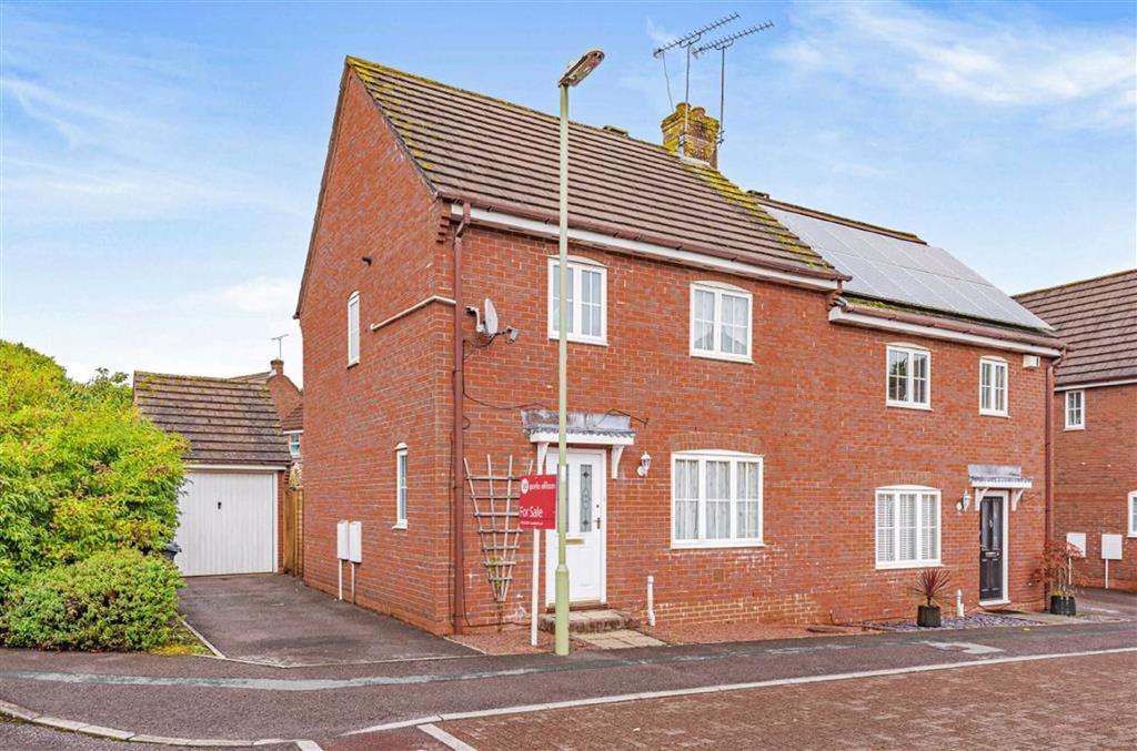 Hemlock Way, Knightwood Park... 3 bed semidetached house £325,000