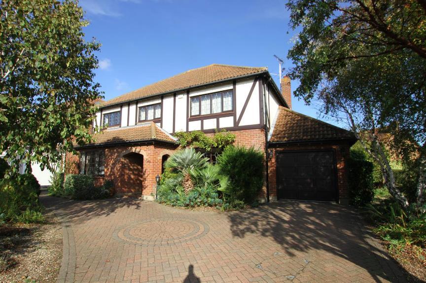 Shoeburyness, SouthendOnSea 5 bed detached house £