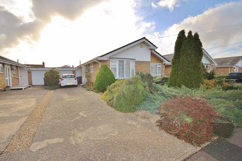 Thornbury Road, Hengistbury Head, Bournemouth 2 bed detached bungalow