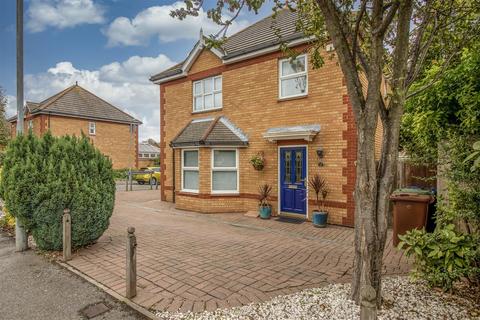 15 Bark Burr Road, Grays, RM16 6PL