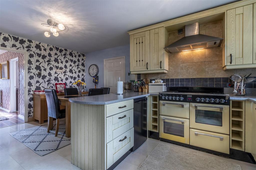 Kitchen 3.jpg