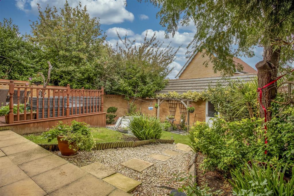 Rear Garden 1.jpg