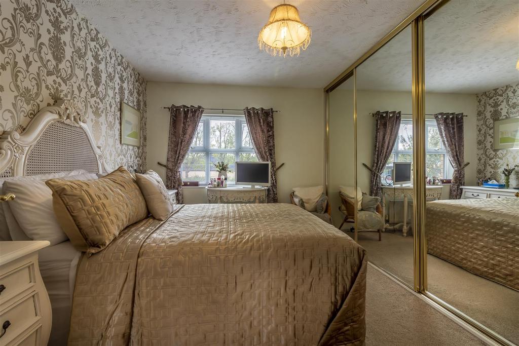 Bedroom 1.jpg