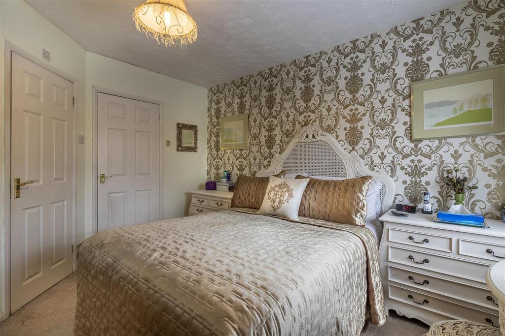 Bedroom 1 3rd.jpg