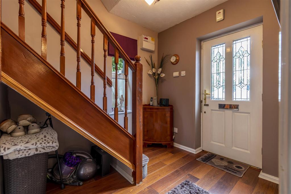 Hallway 2.jpg