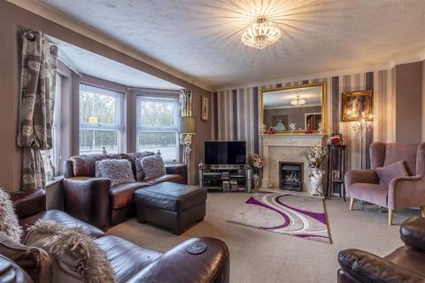 15 Bark Burr Road, Grays, RM16 6PL