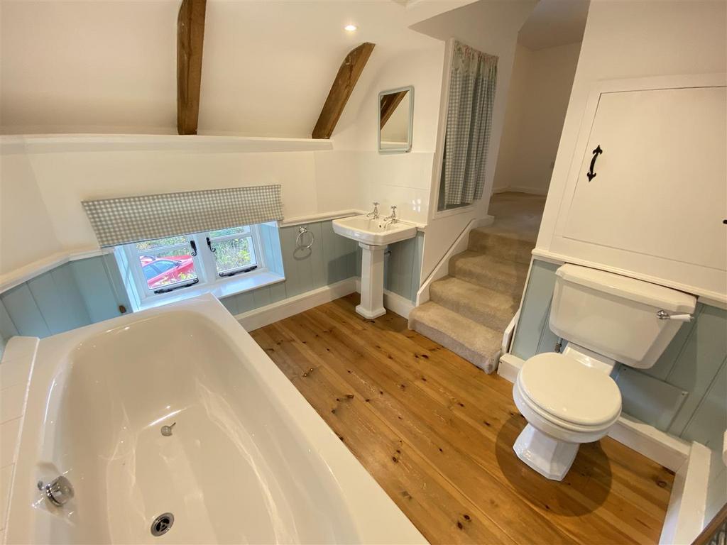 Bed 1 ensuite