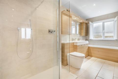 The Manor Manor Drive, Fraddon, St Columb, TR9 6GY