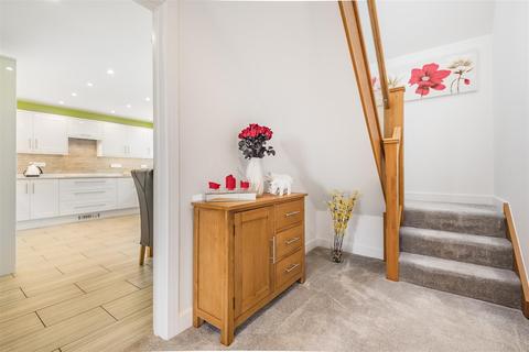 The Manor Manor Drive, Fraddon, St Columb, TR9 6GY