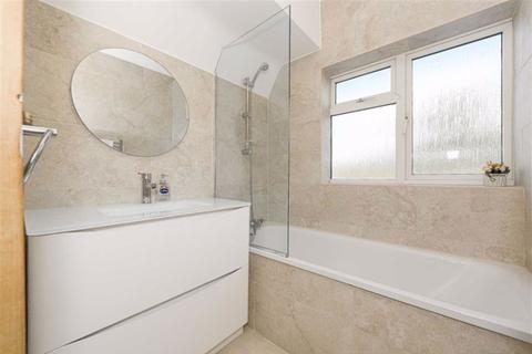 3 The Glade, Epsom, KT17 2HW