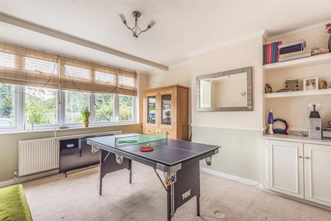 35 The Byeways, Surbiton, KT5 8HT