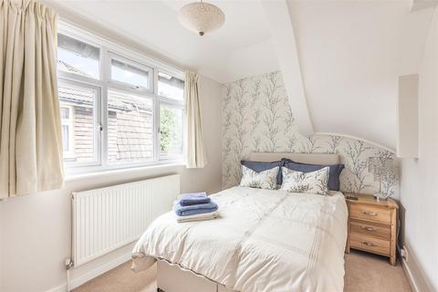 35 The Byeways, Surbiton, KT5 8HT