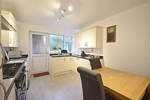 8 Elm Drive, Brockworth, Gloucester, GL3 4DH