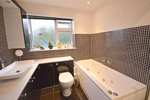 8 Elm Drive, Brockworth, Gloucester, GL3 4DH