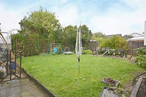 8 Elm Drive, Brockworth, Gloucester, GL3 4DH