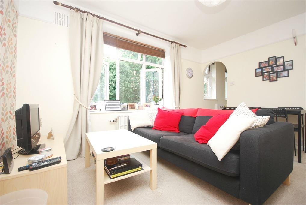 Thames Eyot, Twickenham Studio £1,050 pcm (£242 pw)