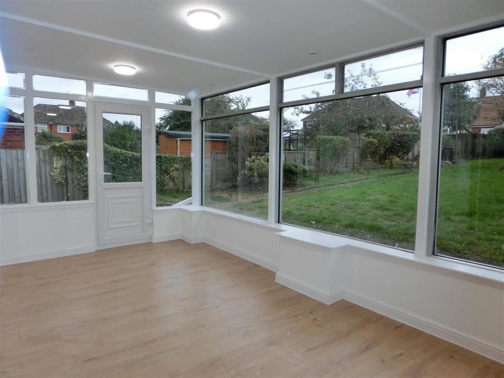 Heath Road 9 Conservatory.jpg